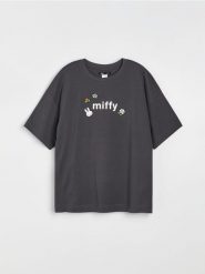 Bawełniana koszulka z nadrukiem na plecach Miffy - szary. Szare t-shirty damskie Sinsay, l, bez wzorów, z bawełny, bez kołnierzyka. Za 29.99 zł.