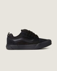 Vans Knu Skool Tenisówki damskie. Czarne trampki i tenisówki damskie Vans, bez wzorów, z gumy, klasyczne, przed kostkę, bez zapięcia. Za 239.99 zł.