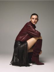 Zamszowe kozaki na szpilce - bordowy. Czerwone kozaki damskie Reserved, z zamszu, bez obcasa, na szpilce. Za 399.99 zł.