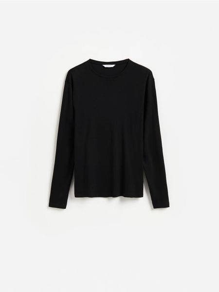 Longsleeve slim fit - czarny. Czarne bluzki z długim rękawem męskie Reserved, l, bez wzorów, z bawełny, bez kołnierzyka. Za 79.99 zł.