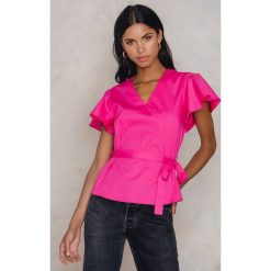 Trendyol Bluzka z wiązaniem w talii - Pink. Bluzki damskie marki Trendyol. W wyprzedaży za 30.28 zł.