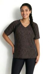 Damskie Koszulka funkcyjna klasyczna dekolt w serek krótki rękaw. Niebieskie t-shirty damskie Ulla Popken, plus size, bez wzorów, z elastanu, klasyczne, bez kołnierzyka. Za 199.99 zł.