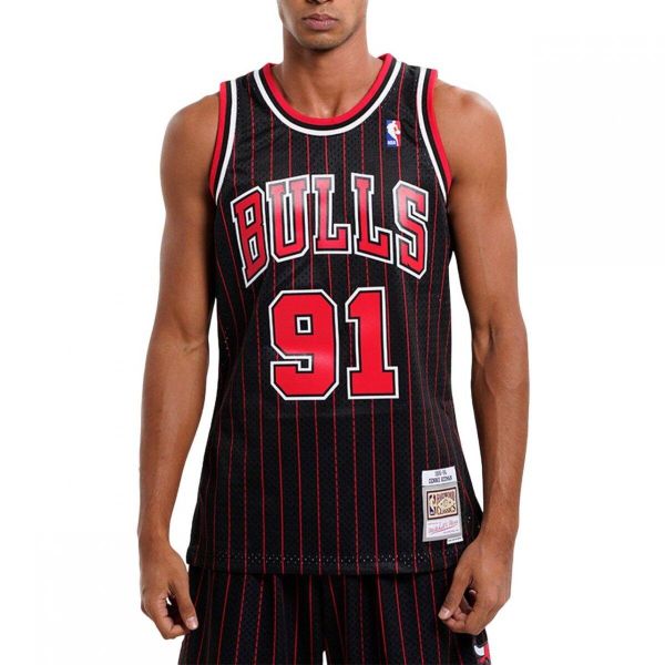 Mitchell & Ness koszulka męska Chicago Bulls Alternate Jersey Rodman. Czarne koszulki sportowe męskie Mitchell & Ness, m, bez wzorów, z jersey, bez kołnierzyka, bez ramiączek, do koszykówki. W wyprzedaży za 407.50 zł.