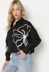 Czarna Bawełniana Koszula z Kwiatowymi Aplikacjami Talreina. Czarne bluzki damskie Born2be, s, z aplikacjami, z bawełny, eleganckie, bez kołnierzyka, bez ramiączek. Za 84.99 zł.