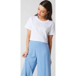 NA-KD Basic Krótki T-shirt oversize - White. T-shirty damskie marki NA-KD Basic. Za 40.95 zł.