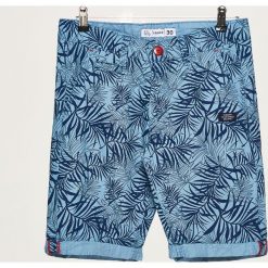 Szorty z podwiniętą nogawką - Granatowy. Niebieskie szorty męskie Cropp. W wyprzedaży za 39.99 zł.