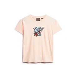 Obcisła koszulka z haftem w stylu tatuażu dla kobiet Superdry. Czerwone koszulki sportowe damskie Superdry., bez wzorów, bez kołnierzyka, bez ramiączek. Za 123.50 zł.