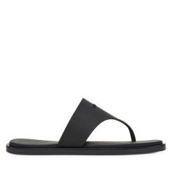 Japonki Calvin Klein. Czarne klapki damskie Calvin Klein, bez wzorów, bez obcasa. Za 199.99 zł.
