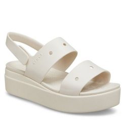 Sandały Crocs. Brązowe sandały damskie Crocs, bez wzorów, bez obcasa, na płaskiej podeszwie, bez zapięcia. Za 259.99 zł.