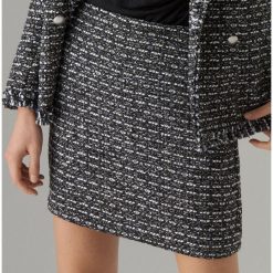 Wzorzysta mini spódnica - Wielobarwn. Spódnice damskie marki Mohito. W wyprzedaży za 59.99 zł.