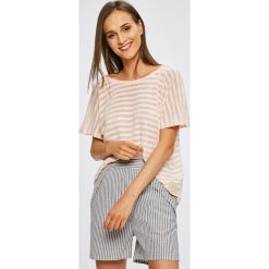 Femi Stories - Top Sayo. Szare topy damskie Femi Stories, z krótkim rękawem. W wyprzedaży za 119.90 zł.