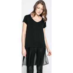 Answear - Top Twilight. Czarne topy damskie ANSWEAR, z elastanu, z krótkim rękawem. W wyprzedaży za 49.90 zł.