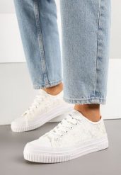 Białe Casualowe Trampki z Cholewką Zdobioną Haftem Meppna. Białe obuwie sportowe damskie Born2be, z aplikacjami, z jeansu, eleganckie, bez zapięcia. Za 74.99 zł.