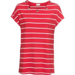 Shirt w paski ze sztrasami w dekolcie bonprix czerwono-biały w paski. Czerwone bluzki damskie bonprix, bez wzorów, bez kołnierzyka. Za 44.99 zł.