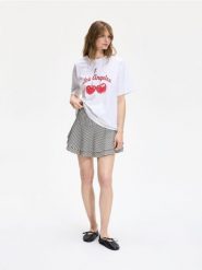Spódnica mini w kratę - czarny. Czarne spódnice damskie Reserved, l, bez wzorów, z tkaniny, mini, rozkloszowane. Za 109.99 zł.