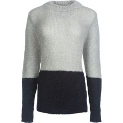 Mustang sweter damski Fancy M szary. Szare swetry damskie Mustang, m, bez wzorów, eleganckie, bez kołnierzyka, bez ramiączek, bez kaptura. W wyprzedaży za 175.00 zł.