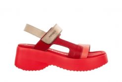 Sandały Wonders D-9725 Coral 138030, Różowy, Skóra naturalna - 39. Czerwone sandały damskie Wonders, bez wzorów, z materiału, bez obcasa, na obcasie, bez zapięcia. W wyprzedaży za 332.10 zł.