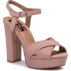 Sandały REFRESH - 69837 Pink. Czerwone klapki damskie Refresh, bez wzorów, z materiału, eleganckie, bez obcasa, na obcasie. W wyprzedaży za 119.00 zł.