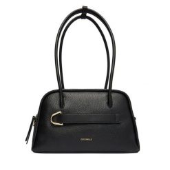 Torebka Coccinelle. Czarne torebki do ręki damskie Coccinelle, bez wzorów, klasyczne, bez dodatków. Za 1,339.00 zł.