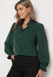 Ciemnozielona Koszula ze Stójką i Koronkowymi Aplikacjami Zeanissa. Zielone bluzki damskie Born2be, l, z aplikacjami, z koronki, eleganckie, bez kołnierzyka, bez ramiączek. Za 139.99 zł.