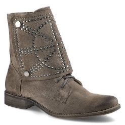 Botki damskie Exquisite, naturalna skóra zamszowa z dekoracyjną klapą zdobioną metalowymi nitami sznurowaniem oraz niskim stabilnym obcasem, almond,. Brązowe botki damskie EXQUISITE, ze skóry, boho, przed kostkę, bez obcasa, bez zapięcia. Za 289.00 zł.