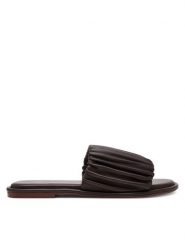 Bronx Klapki Delan-Y 85046-D Brązowy. Brązowe klapki damskie Bronx, bez wzorów, ze skóry, bez obcasa. Za 239.99 zł.