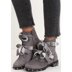 Szare Botki Glam Madame. Szare botki damskie Born2be, z weluru, bez obcasa, na obcasie, bez zapięcia. Za 89.99 zł.