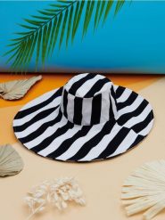 Kapelusz - czarny. Czarne czapki i kapelusze damskie Sinsay, bez wzorów. Za 29.99 zł.