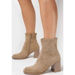 Ciemnobeżowe Botki Molony. Brązowe botki damskie Born2be, na jesień, z materiału, za kostkę, bez obcasa, na obcasie, bez zapięcia. Za 139.99 zł.