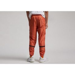Spodnie męskie nike air jordan 23engineered statement track pants rust oxide. Brązowe spodnie sportowe męskie Nike, m, bez wzorów, z dresówki, do koszykówki. Za 479.00 zł.