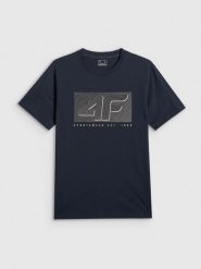 4F T-shirt regular z nadrukiem męski - granatowy L. Niebieskie t-shirty męskie 4f, l, bez wzorów, z dresówki, klasyczne, bez kołnierzyka. Za 69.99 zł.