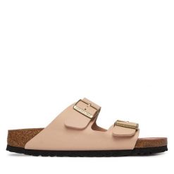 Klapki Birkenstock. Brązowe klapki damskie Birkenstock, bez wzorów, bez obcasa. Za 449.99 zł.