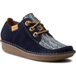 Półbuty CLARKS - Funny Dream 261237534 Navy Interest. Niebieskie półbuty damskie Clarks, z materiału. W wyprzedaży za 269.00 zł.