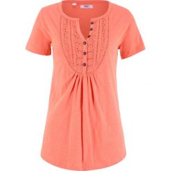 Shirt bawełniany z przędzy mieszankowej, krótki rękaw bonprix mandarynka. Czerwone bluzki damskie bonprix, bez wzorów, z bawełny, bez kołnierzyka, bez ramiączek. Za 44.99 zł.