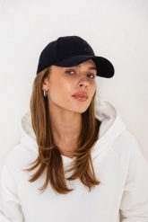 CZAPKA GAIA CZARNA One size - Flawless. Czarne czapki i kapelusze damskie Flawless, bez wzorów, z tkaniny, eleganckie. Za 160.00 zł.