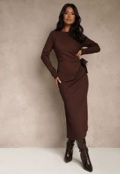 Brązowa Sukienka o Taliowanym Kroju z Wiązaniem w Pasie i Rozcięciami Esalarra. Brązowe sukienki damskie Renee, do pracy, m, bez wzorów, biznesowe, bez kołnierzyka, bez ramiączek, maxi, oversize. Za 119.99 zł.