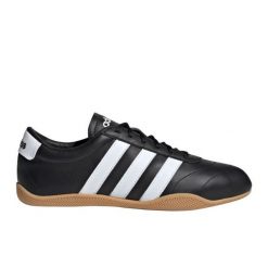 Buty adidas Grand Court Lo W JQ9684 czarne. Czarne obuwie sportowe damskie bez wzorów, ze skóry. Za 398.42 zł.