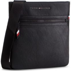 Saszetka TOMMY HILFIGER - Essential Crossover AM0AM04415 002. Saszetki męskie marki Tommy Hilfiger. Za 299.00 zł.