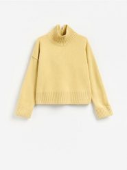 Wełniany sweter - jasnożółty. Żółte swetry damskie Reserved, l, bez wzorów, z dzianiny, bez kołnierzyka, bez ramiączek, bez kaptura. Za 259.99 zł.