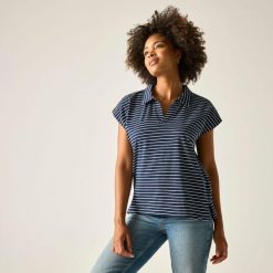 Damska koszulka z kołnierzykiem i krótkim rękawem Lorana. Niebieskie t-shirty damskie Regatta, bez wzorów, z bawełny, wakacyjne, bez kołnierzyka. Za 179.99 zł.