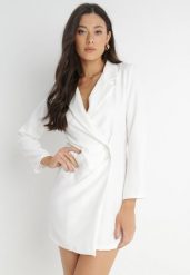 Biała Sukienka Ionitheme. Białe sukienki damskie Born2be, l, bez wzorów, eleganckie, bez kołnierzyka, bez ramiączek, mini, kopertowe. Za 99.99 zł.