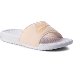Klapki NIKE - Benassi Jdi Pastel Qs AA4150 800 Orange Quartz/Ice Peach/White. Brązowe klapki damskie Nike, z materiału. W wyprzedaży za 129.00 zł.
