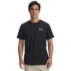 Koszulka Under Armour Left Chest Logo. Czarne koszulki sportowe męskie Under Armour, s, bez wzorów, z bawełny, bez kołnierzyka, bez ramiączek, na fitness i siłownię. Za 172.00 zł.