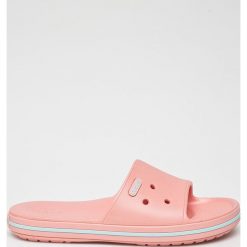 Crocs - Klapki. Czarne klapki damskie Crocs, bez wzorów, z materiału, bez obcasa, na obcasie, bez zapięcia. W wyprzedaży za 99.90 zł.