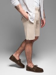 Męskie krótkie spodenki SLIM FIT z melanżowej strukturalnej dzianiny – piaskowe V3 OM-SRCS-0166 - XXL. Szorty męskie Ombre Clothing, l, bez wzorów, z bawełny, wakacyjne. W wyprzedaży za 109.99 zł.