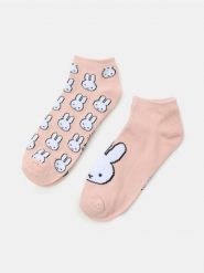 Skarpetki z nadrukiem Miffy - beżowy. Brązowe skarpety damskie Sinsay, bez wzorów. Za 12.99 zł.