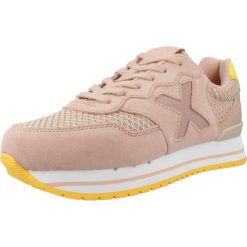 Buty MUNICH DASH SKY Rose. Czerwone obuwie sportowe damskie munich, bez wzorów, z materiału, na fitness i siłownię. Za 259.99 zł.