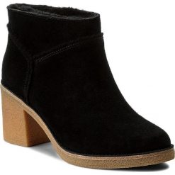 Botki UGG - W Kasen 1018644 W/Blk. Botki damskie marki UGG. W wyprzedaży za 469.00 zł.