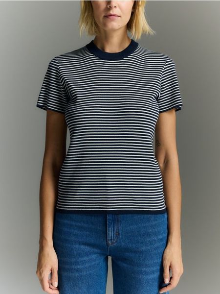 Bawełniany t-shirt w paski - granatowy. Niebieskie t-shirty damskie Reserved, l, bez wzorów, z bawełny, bez kołnierzyka. Za 99.99 zł.