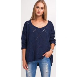 Oversizowy Granatowy Sweter Ażurowy z Dekoltem V. Swetry damskie Molly.pl. Za 86.90 zł.